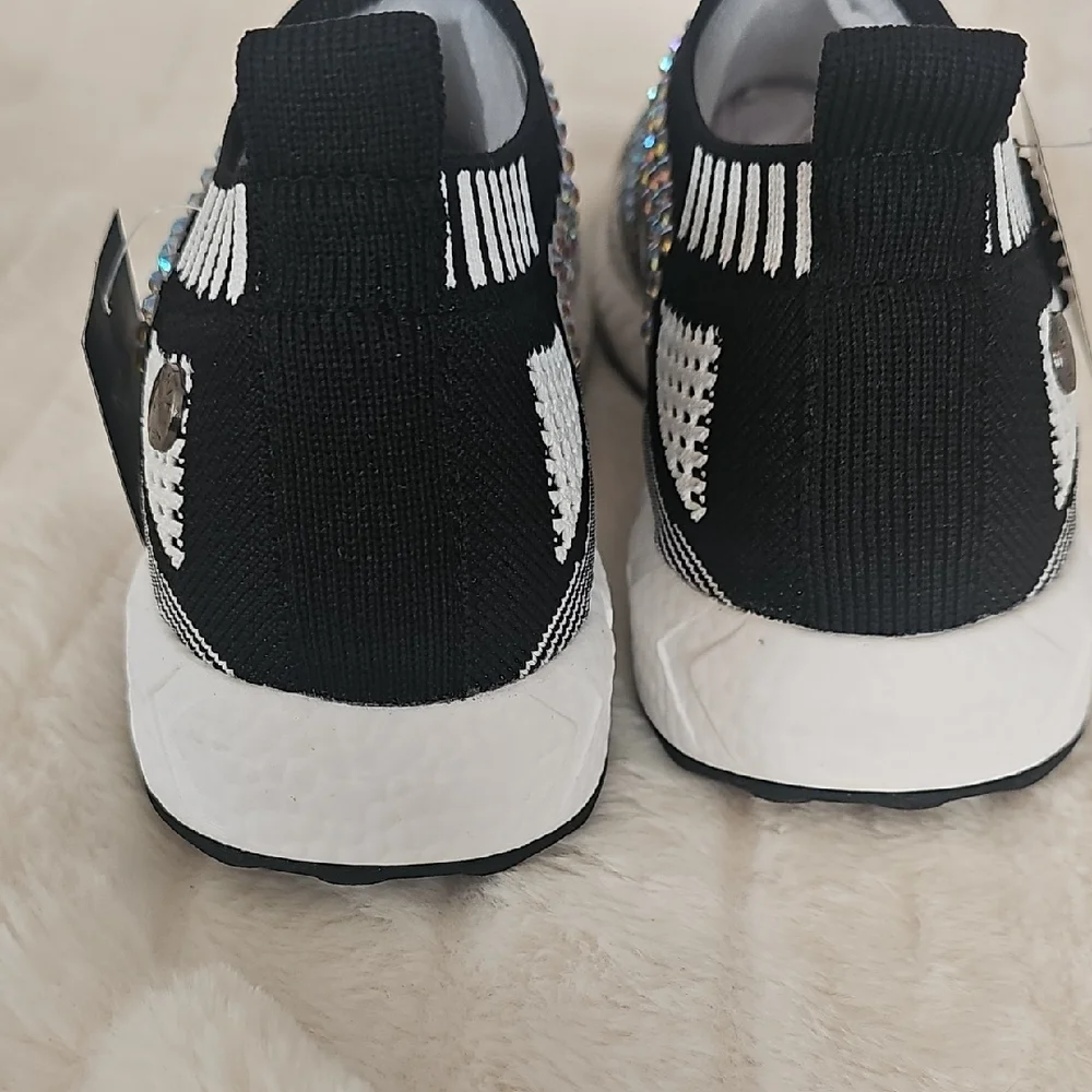 bernie mev. Black and White Vegan Sneakers